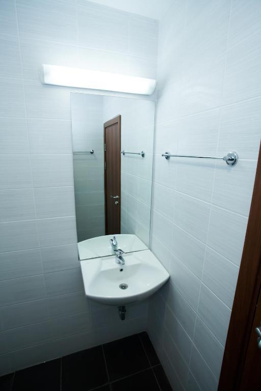 Bisser Hotel - Free Parking - Free Pool Access Baltjik Rum bild