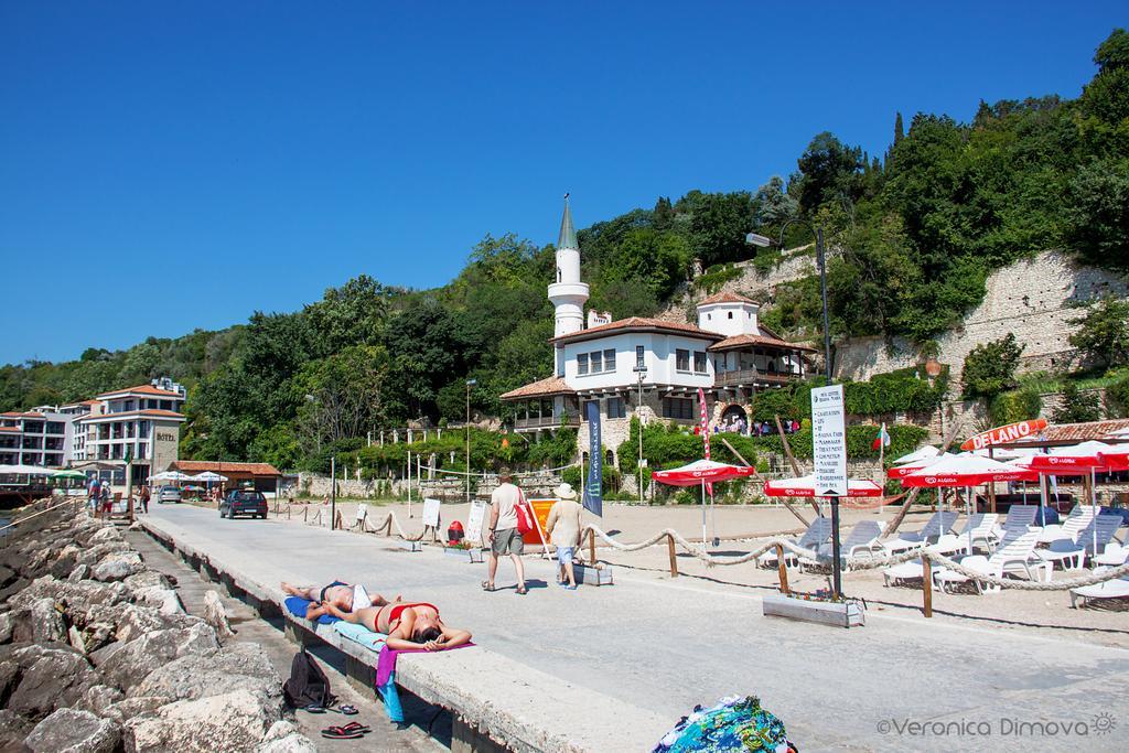 Bisser Hotel - Free Parking - Free Pool Access Baltjik Exteriör bild